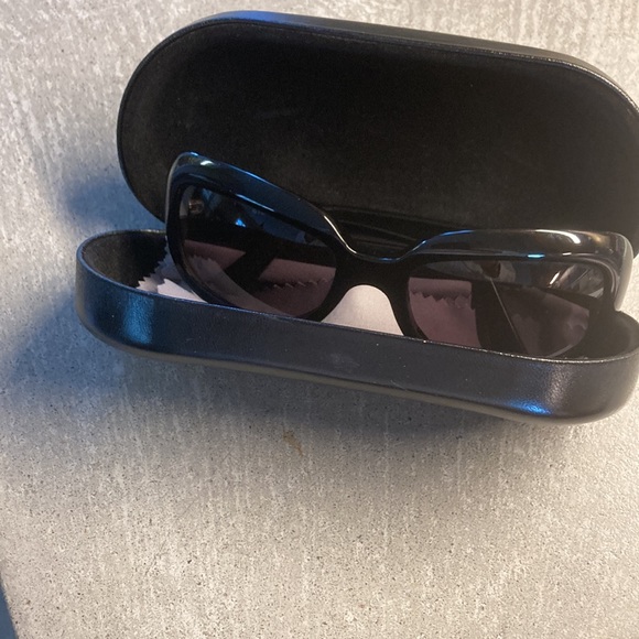 Fendi Sunglasses - Picture 10 of 11